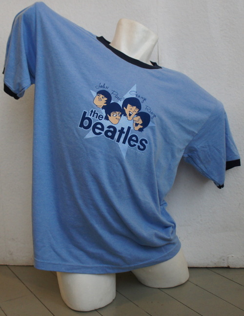 THE BEATLES: T-Shirt BEATLES CARTOONS ON LIGHT BLUE - Beatles Museum